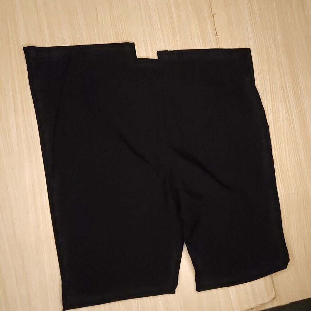 Monroe & Main Stretchy Yoga Pants Medium